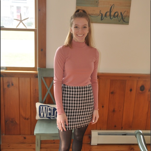 Meet your Posh Ambassador, Madelyn - Picture 2 of 2